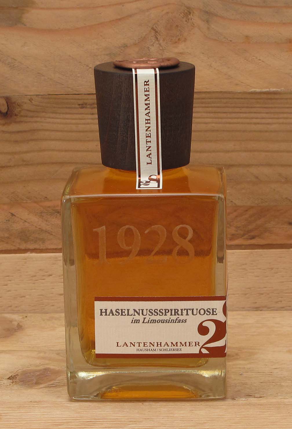 1928-Haselnussbrand-im-Limousinfass-Front