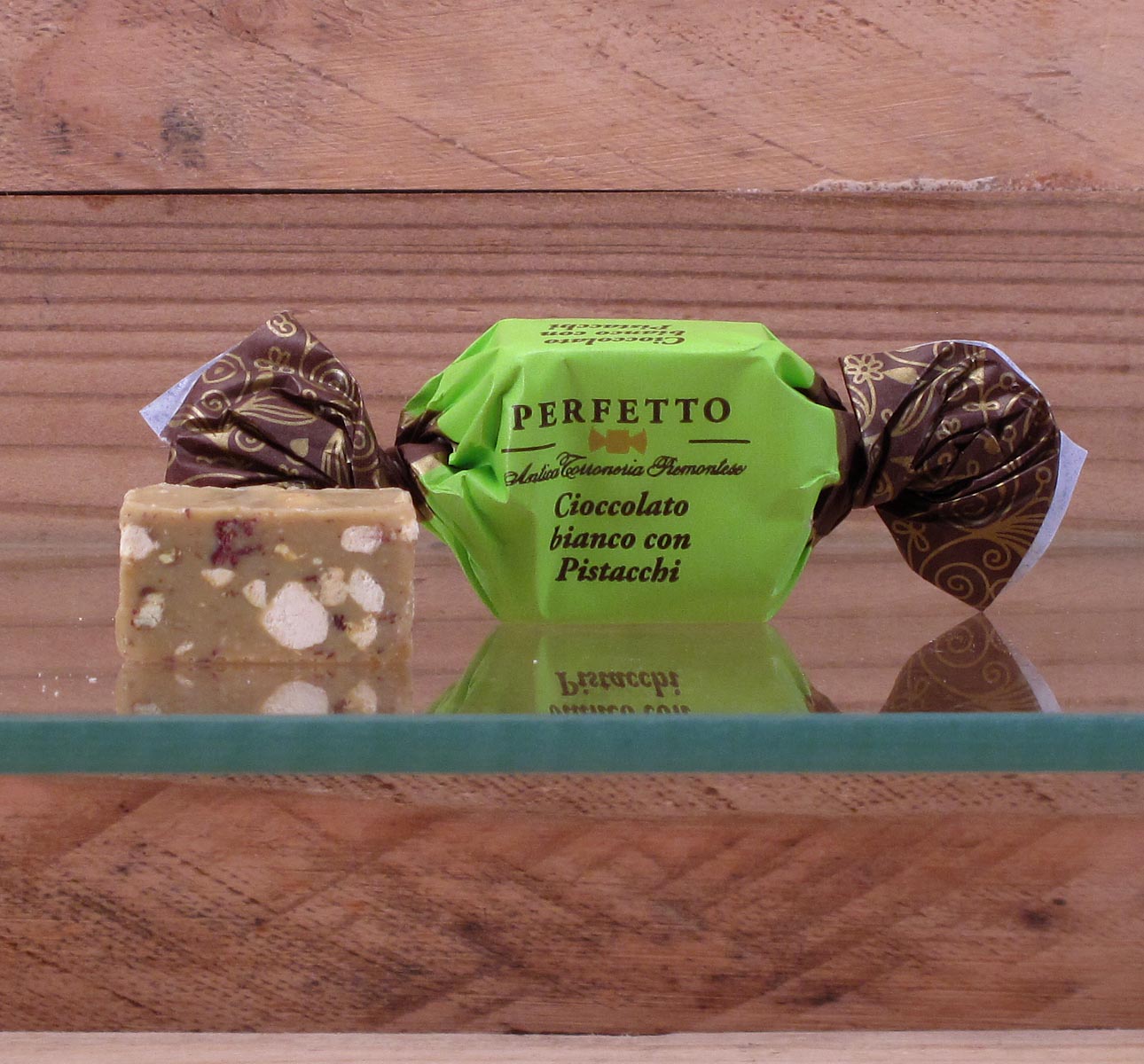 Perfetto-Ciocollato-bianco-con-Pistacchi-1er-lose Perfetto Cioccolato Bianco con Pistacchi 1 kg