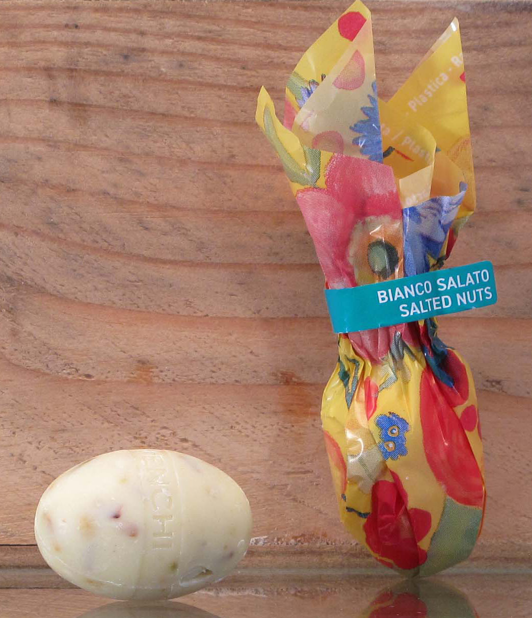 Venchi Eier mit Weißer Schokolade und Nüssen 100g